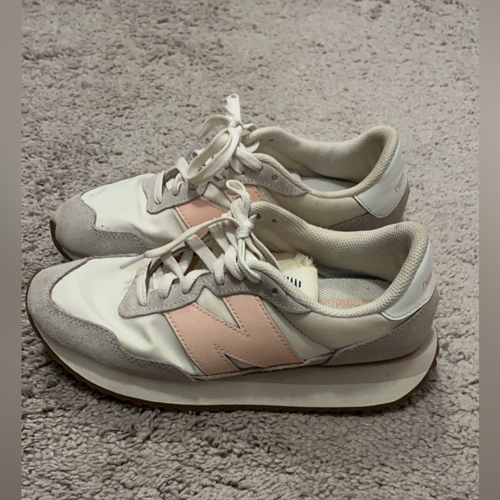 New Balance 237
